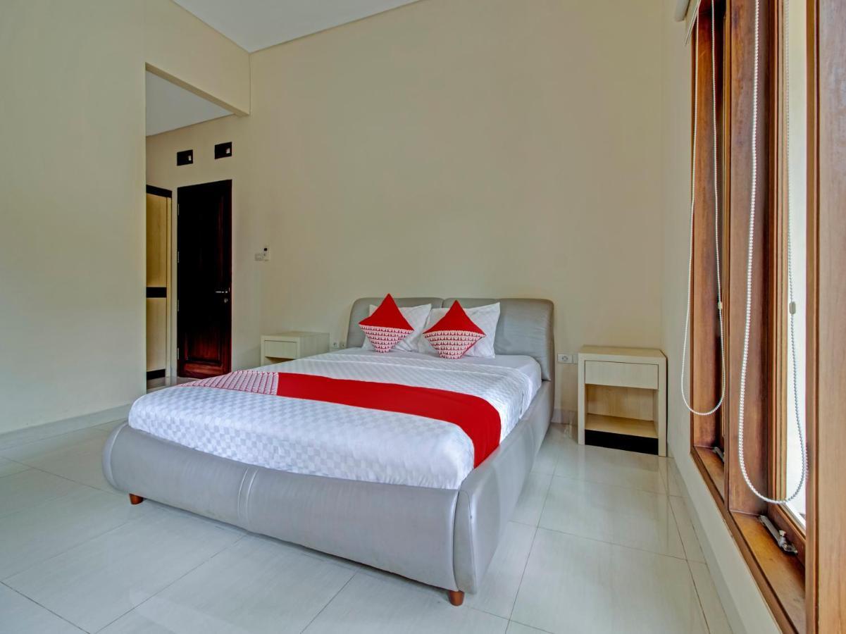Oyo 89997 Hotel Bumi Kedaton Waterpark Bandar Lampung Exterior foto